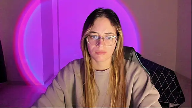 atenas 05  online show from November 3, 2025, 9:24 am