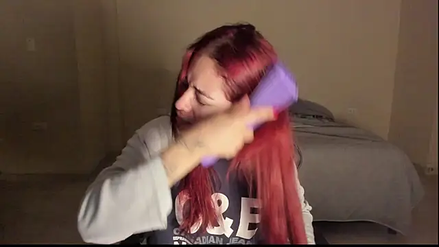 Snapshot of atenas_05_ chatting on December 17, 2025, 9:25 am atenas 05 online show from December 17, 2025, 9:25 am