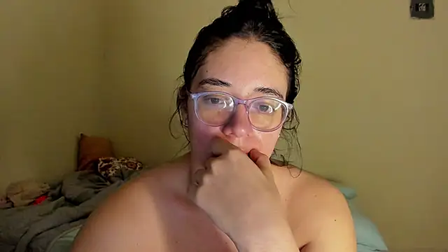 Snapshot of atenas_05_ chatting on July 15, 2026, 9:27 am atenas 05 online show from July 15, 2026, 9:27 am