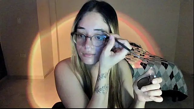 atenas 05  online show from October 2, 2025, 6:39 am