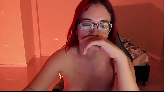 Snapshot of atenas_05_ chatting on January 8, 2026, 9:26 am atenas 05 online show from January 8, 2026, 9:26 am