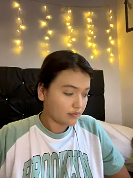 alisson carolina73 online show from November 22, 2025, 10:19 pm