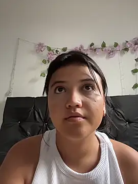 alisson carolina73 online show from March 8, 2026, 7:39 pm