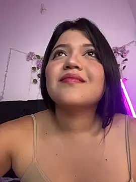 alisson carolina73 online show from February 27, 2026, 1:50 am