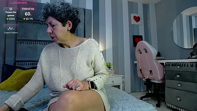 Snapshot of Julianewell chatting on January 14, 2026, 12:31 pm Julianewell online show from January 14, 2026, 12:31 pm