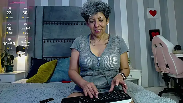 Snapshot of Julianewell chatting on January 16, 2026, 12:09 pm Julianewell online show from January 16, 2026, 12:09 pm