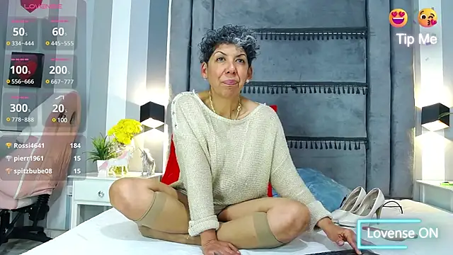 Julianewell online show from March 13, 2025, 4:12 pm