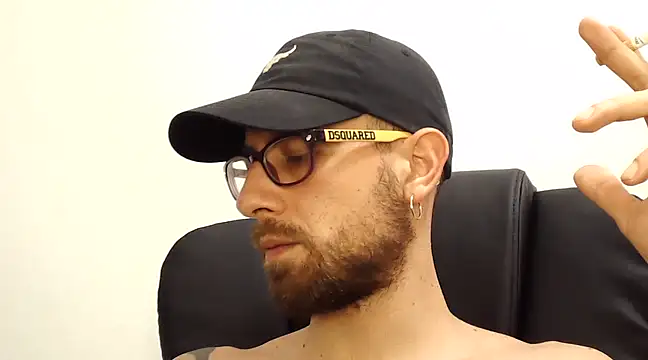 Snapshot of mikealcorleone chatting on December 9, 2024, 1:18 am mikealcorleone online show from December 9, 2024, 1:18 am