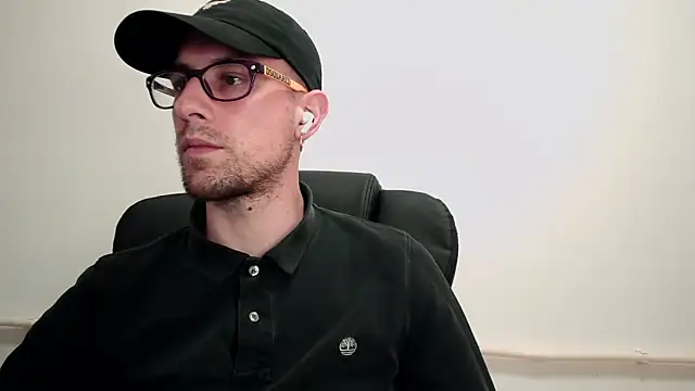 Snapshot of mikealcorleone chatting on January 22, 2025, 10:15 pm mikealcorleone online show from January 22, 2025, 10:15 pm