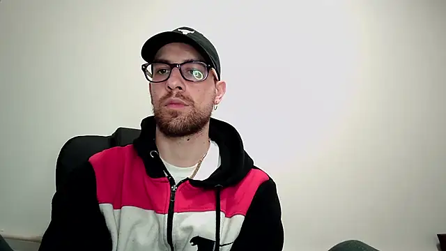 Snapshot of mikealcorleone chatting on March 16, 2025, 10:09 pm mikealcorleone online show from March 16, 2025, 10:09 pm