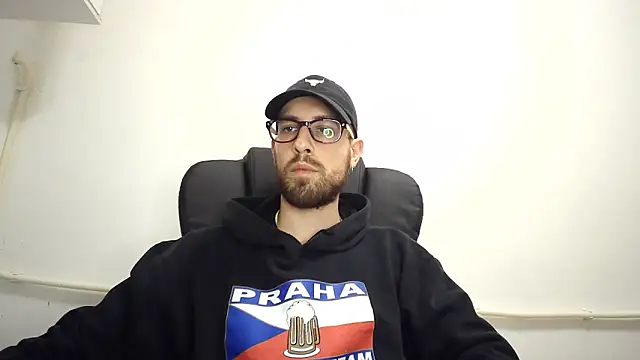 Snapshot of mikealcorleone chatting on December 11, 2024, 12:12 am mikealcorleone online show from December 11, 2024, 12:12 am