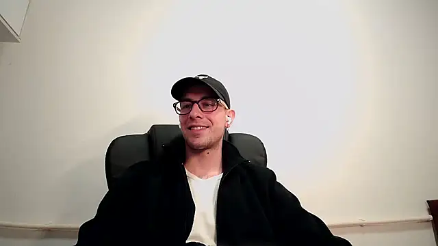 Snapshot of mikealcorleone chatting on February 23, 2025, 4:57 pm mikealcorleone online show from February 23, 2025, 4:57 pm