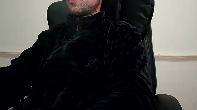 Snapshot of mikealcorleone chatting on February 5, 2025, 1:00 pm mikealcorleone online show from February 5, 2025, 1:00 pm