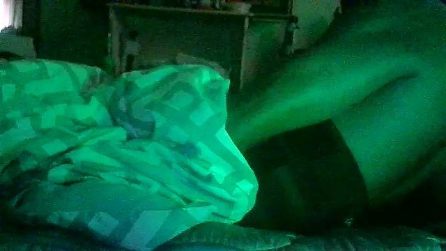 Snapshot of DI4MOND_FIR3 chatting on October 28, 2025, 2:27 pm DI4MOND FIR3 online show from October 28, 2025, 2:27 pm