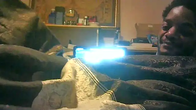 Snapshot of DI4MOND_FIR3 chatting on October 16, 2025, 3:04 am DI4MOND FIR3 online show from October 16, 2025, 3:04 am