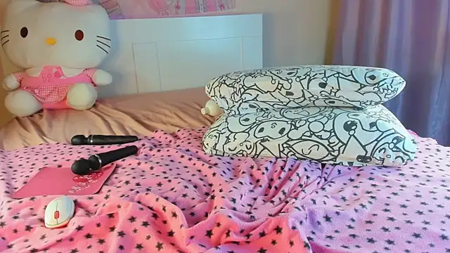 kuraii1  online show from October 17, 2025, 2:04 am