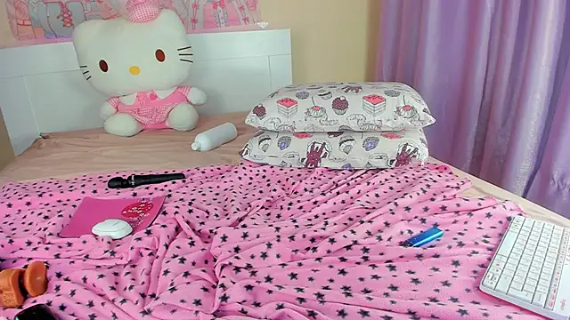 kuraii1  online show from March 17, 2026, 2:14 am