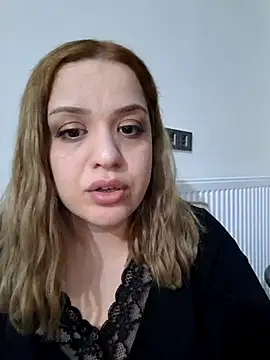 cansuozell online show from November 9, 2025, 5:06 pm