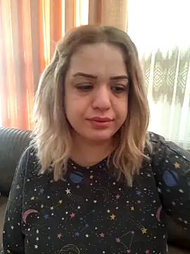 Snapshot of cansuozell chatting on May 2, 2026, 3:56 am cansuozell online show from May 2, 2026, 3:56 am