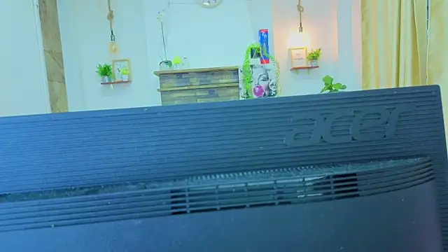 Snapshot of dulce_celeste15 chatting on March 27, 2026, 1:34 pm dulce celeste15 online show from March 27, 2026, 1:34 pm