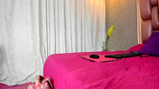 KOURTNEY-- online show from February 10, 2026, 2:32 am