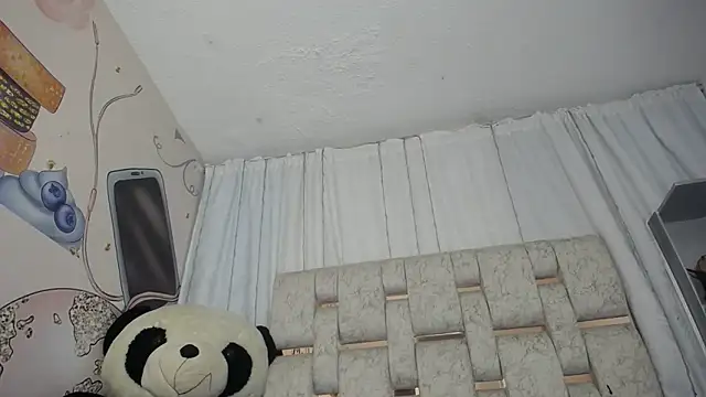 KOURTNEY-- online show from September 29, 2025, 1:45 am