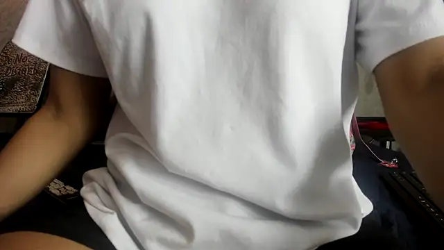 KOURTNEY-- online show from October 16, 2025, 2:20 am