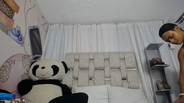 KOURTNEY-- online show from September 20, 2025, 1:43 am