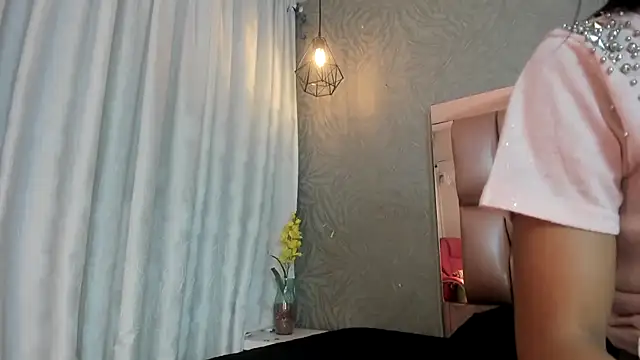 KOURTNEY-- online show from November 17, 2025, 2:37 am