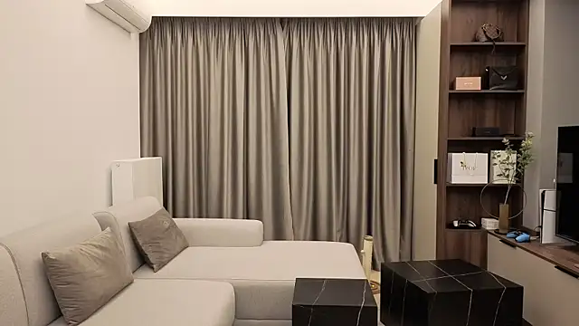 IrisNoire online show from December 2, 2025, 8:32 pm