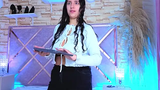 paulette dupont online show from June 26, 2026, 11:21 pm