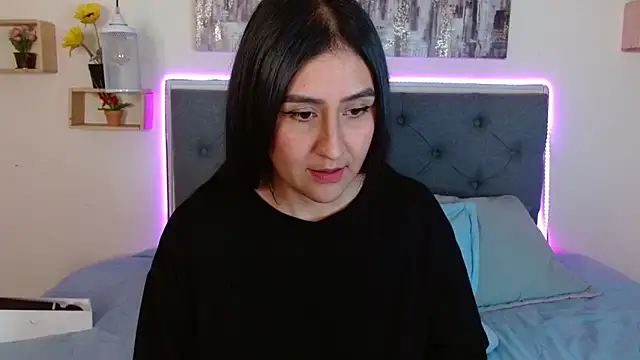 mia aira online show from September 30, 2025, 3:40 pm