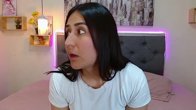 mia aira online show from September 17, 2025, 3:36 pm