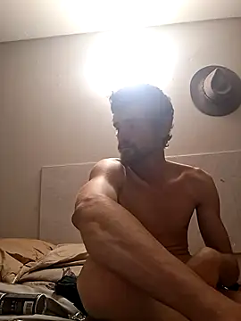 Snapshot of Puusy780 chatting on March 10, 2026, 12:47 am Puusy780 online show from March 10, 2026, 12:47 am