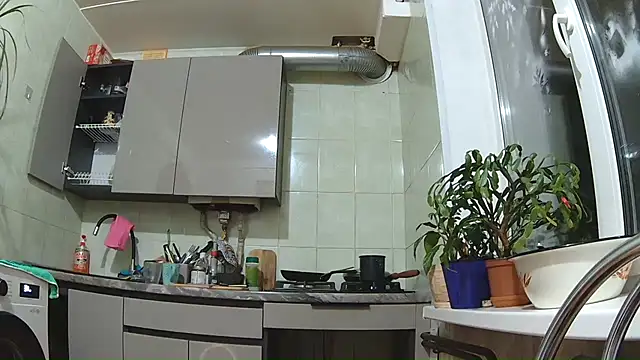 Snapshot of BroadFantasy chatting on February 9, 2026, 5:55 pm BroadFantasy online show from February 9, 2026, 5:55 pm