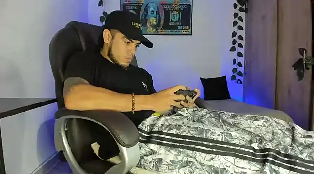 mikee scooth online show from March 9, 2025, 7:23 am