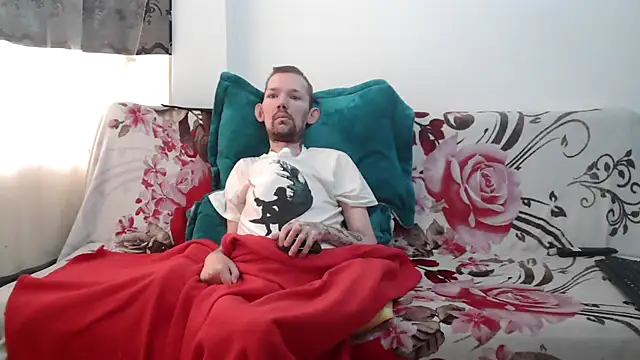 Sophia and Thomas online show from May 11, 2026, 3:18 pm