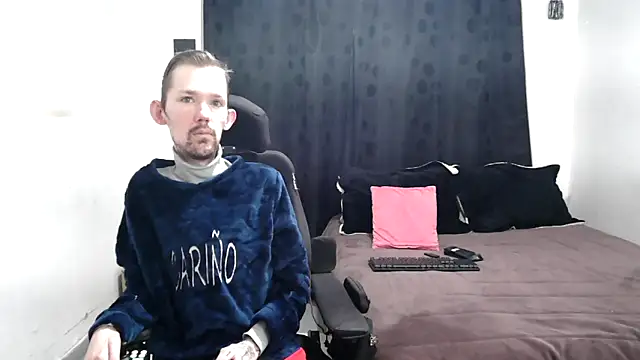 Snapshot of Sophia_and_Thomas chatting on February 27, 2025, 9:50 am Sophia and Thomas online show from February 27, 2025, 9:50 am