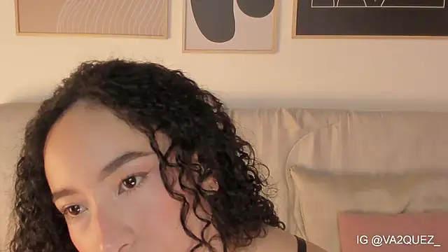 Snapshot of Heyloreley chatting on February 18, 2026, 2:31 am Heyloreley online show from February 18, 2026, 2:31 am