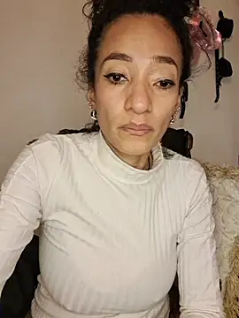 SamaraMartinez online show from April 25, 2026, 8:06 pm