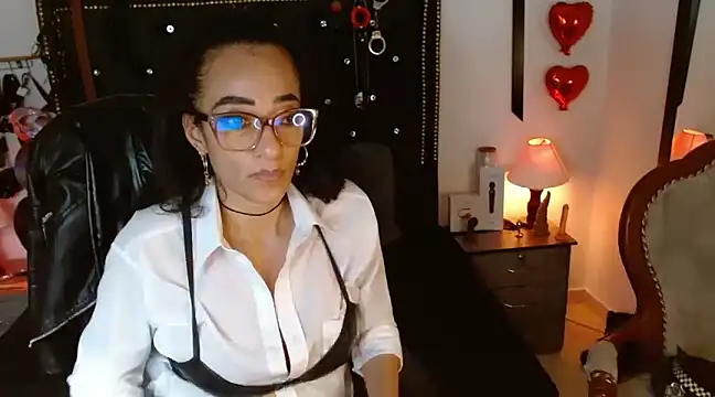 Snapshot of SamaraMartinez chatting on March 11, 2025, 8:53 pm SamaraMartinez online show from March 11, 2025, 8:53 pm