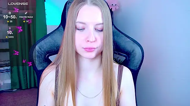 Snapshot of CuteMousee chatting on April 9, 2026, 11:49 am CuteMousee online show from April 9, 2026, 11:49 am