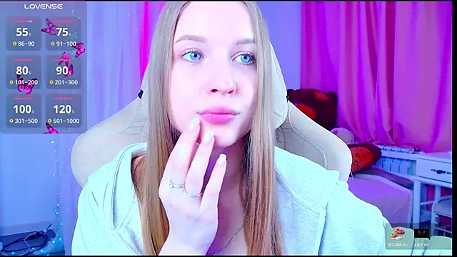 Snapshot of CuteMousee chatting on April 5, 2026, 8:43 am CuteMousee online show from April 5, 2026, 8:43 am