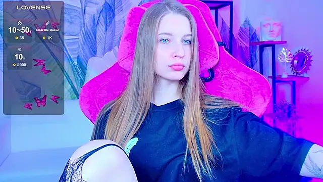 Snapshot of CuteMousee chatting on March 13, 2026, 6:18 am CuteMousee online show from March 13, 2026, 6:18 am