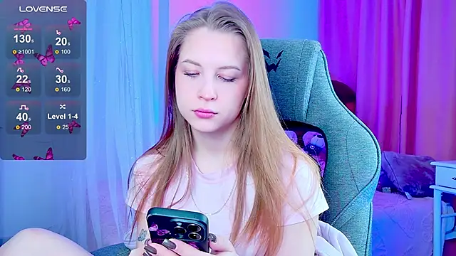 CuteMousee online show from February 26, 2026, 6:02 am