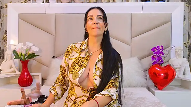 AlizonMoreti online show from March 7, 2026, 1:05 pm