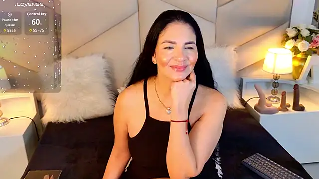 AlizonMoreti online show from June 17, 2026, 12:59 pm
