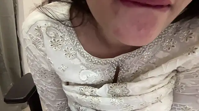 Wild Fantasy 7 online show from February 3, 2025, 11:05 pm