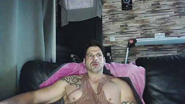 Snapshot of XxBigboybandxX chatting on December 18, 2025, 8:30 am XxBigboybandxX online show from December 18, 2025, 8:30 am