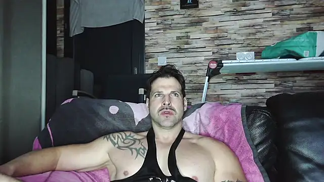 Snapshot of XxBigboybandxX chatting on January 9, 2026, 6:59 pm XxBigboybandxX online show from January 9, 2026, 6:59 pm